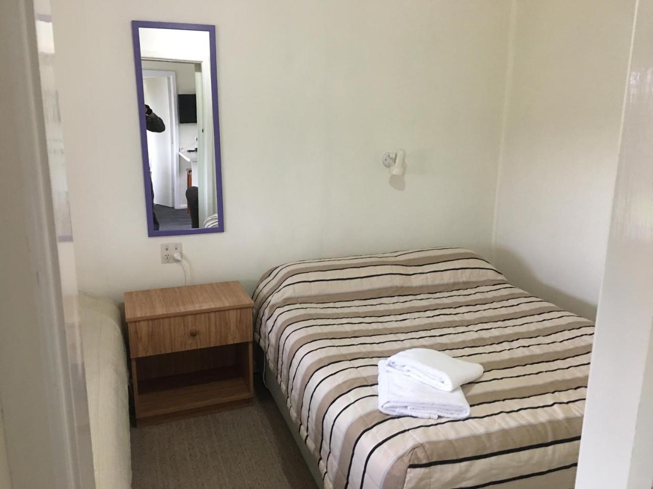 Alma Motel Oamaru Exteriör bild