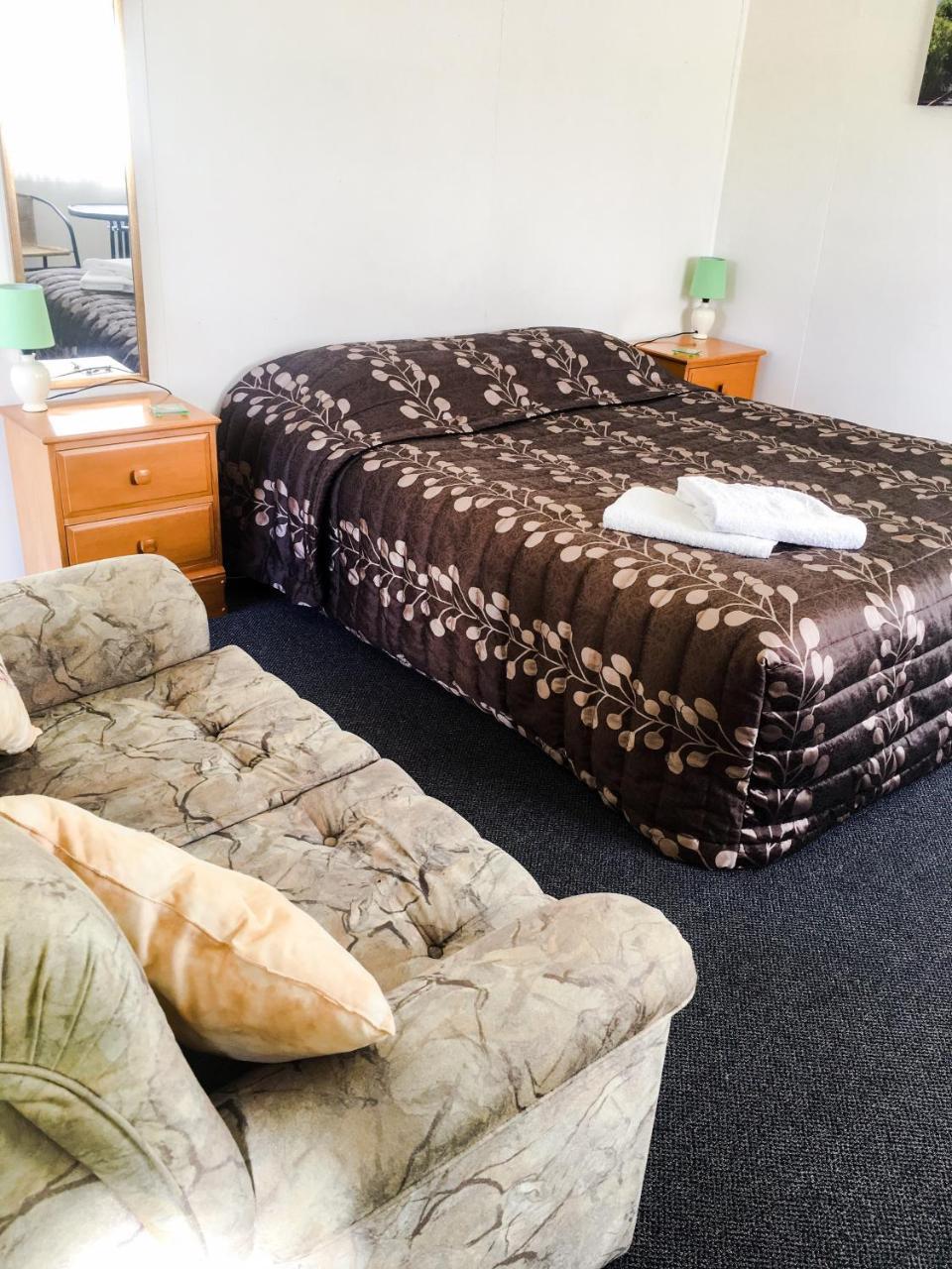 Alma Motel Oamaru Exteriör bild